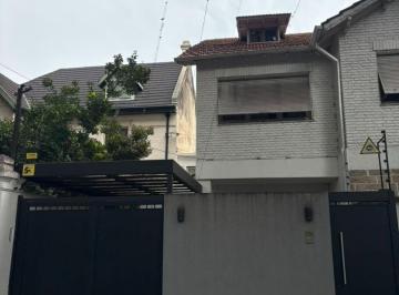 PH · 94m² · 3 Ambientes · 1 Cochera · PH en Alquiler en Olivos de 3 Ambientes