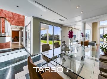 Casa · 575m² · 6 Ambientes · 5 Cocheras · Casa en Venta de 4 Dorm., Fondo Golf en Lomas de La Carolina