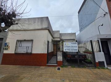 PH de 3 ambientes, Vicente López · En Venta PH 3 Ambientes Al Frente con Cochera, Patio y Terraza