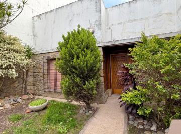 Casa · 129m² · 5 Ambientes · 1 Cochera · Casa en Venta a Reciclar Lote Propio en Haedo