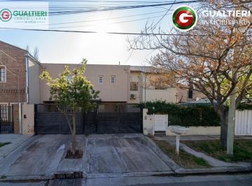 Casa · 4 Ambientes · 2 Cocheras · Casa de Tres Dorm. en Barrio Huiliches