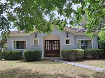 Casa · 150m² · 4 Ambientes · 2 Cocheras · Venta Casa 4 Amb. Pileta Barrio Las Fuentes Ezeiza