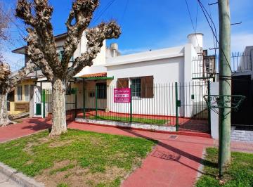 Casa · 126m² · 4 Ambientes · 1 Cochera · Casa en Quilmes Oeste