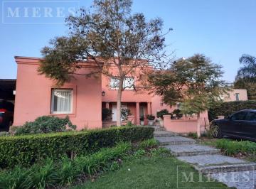 Casa · 300m² · 6 Ambientes · 3 Cocheras · Alquiler de Verano en Santa Barbara, Bancalari.