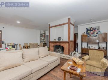 Casa · 223m² · 5 Ambientes · 3 Cocheras · Casa en Hurlingham