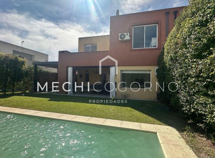 Casa · 120m² · 5 Ambientes · 2 Cocheras