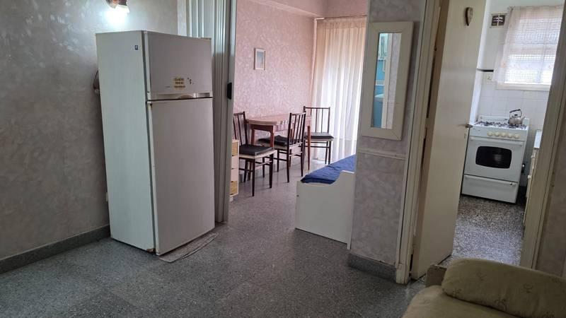 Ambiente Y Medio Dividido A La Calle Muy Luminoso - Estado Impecable - Tv Led - Cocina Separada Amplia - Cama Marinera - Sillón Cama De 2 Plazas - Baño Completo - Muy Prolijo Y Bien Equipado - Excelen