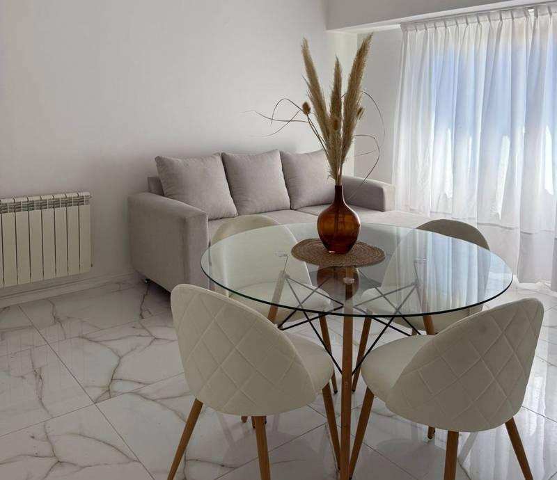 Excelente departamento de 3 ambientes + escritorio en esquina, muy luminoso