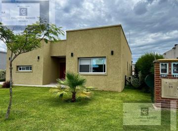 Casa · 162m² · 5 Ambientes · 3 Cocheras · Casa Venta 5 Amb Pilar del Este S. Ramon Jardín, Quincho, Pileta