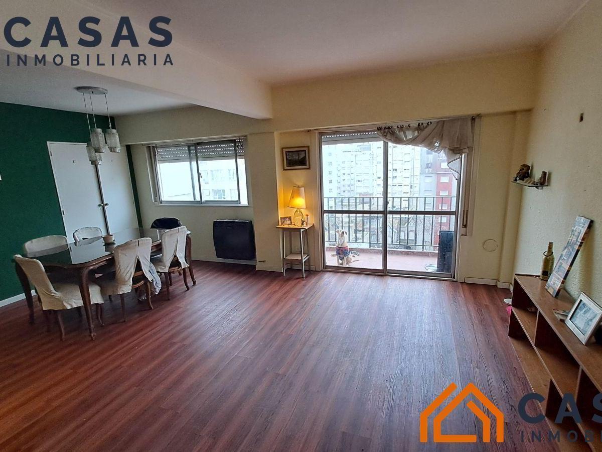 En venta Departamento de 4 ambientes con balcón saliente al contrafrente