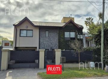 Casa · 180m² · 6 Ambientes · 2 Cocheras · Casa en Venta en El Trebol, Ezeiza
