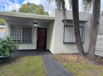 Casa · 80m² · 2 Ambientes · 1 Cochera · Alquiler Oportunid Casa 2amb Parque Ituzaingo Sur