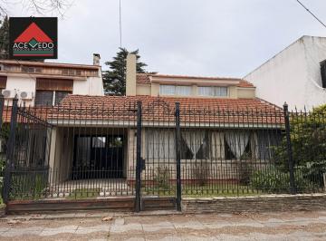 Casa · 3 Ambientes · 1 Cochera · Casa 3 Ambientes en Cabrera Al 800