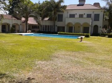 Casa · 675m² · 8 Ambientes · 8 Cocheras · Casa Quinta en Venta en Los Alamos 1200 El Trebol Ezeiza Pcia Bs As
