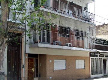 Departamento · 55m² · 4 Ambientes · 4 Ambientes Al Frente con Balcón Corrido y 3 Dorm. en Almagro
