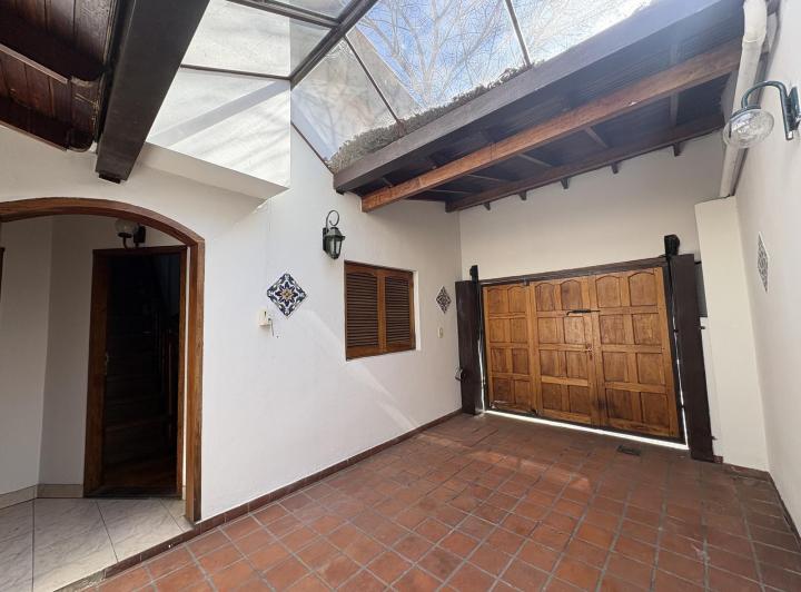 Casa · 132m² · 6 Ambientes · 1 Cochera