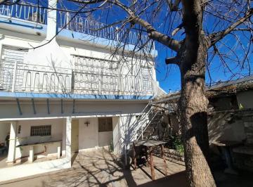 Casa · 175m² · 10 Ambientes · 1 Cochera · Casa en Venta en Rosario - 4 Dorm.