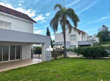 Casa · 200m² · 3 Dormitorios · Housing Cedro Azul, Villa Belgrano. Casa en Venta.
