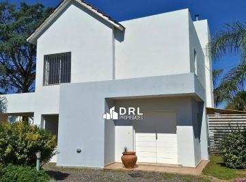 Casa · 200m² · 3 Dormitorios · Housing Cedro Azul, Villa Belgrano. Casa en Venta.