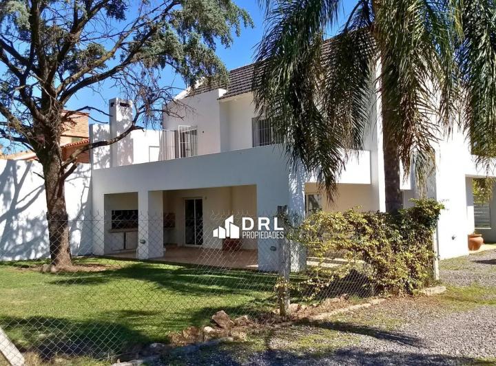Casa · 200m² · 3 Dormitorios