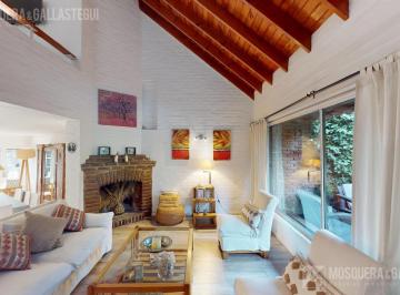 PH · 160m² · 5 Ambientes · 1 Cochera · PH en La Horqueta