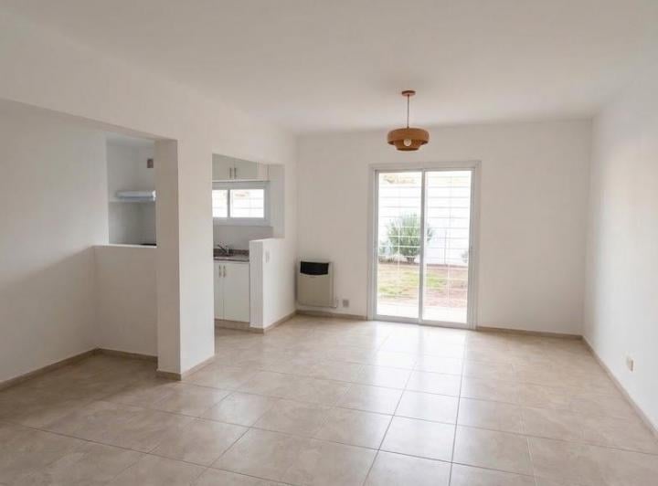 Casa · 150m² · 5 Ambientes · 1 Cochera