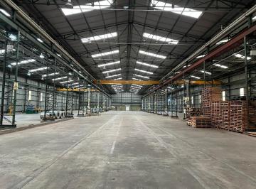Bodega-Galpón · 4100m² · Alquiler • Nave Industrial de 4100 m² con 3 Puentes Grúa • Parque Industrial Quilmes