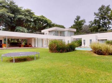 Casa · 270m² · 5 Ambientes · 4 Cocheras · Casa en Venta Campos de Roca