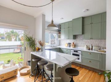 Casa · 292m² · 5 Ambientes · 1 Cochera · Venta Casa Pocitos 4 Dorm con Jardin Barbacoa Gge