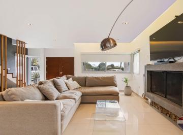 Casa · 336m² · 4 Ambientes · 1 Cochera · Casa en Venta en Barrancas de Iraola