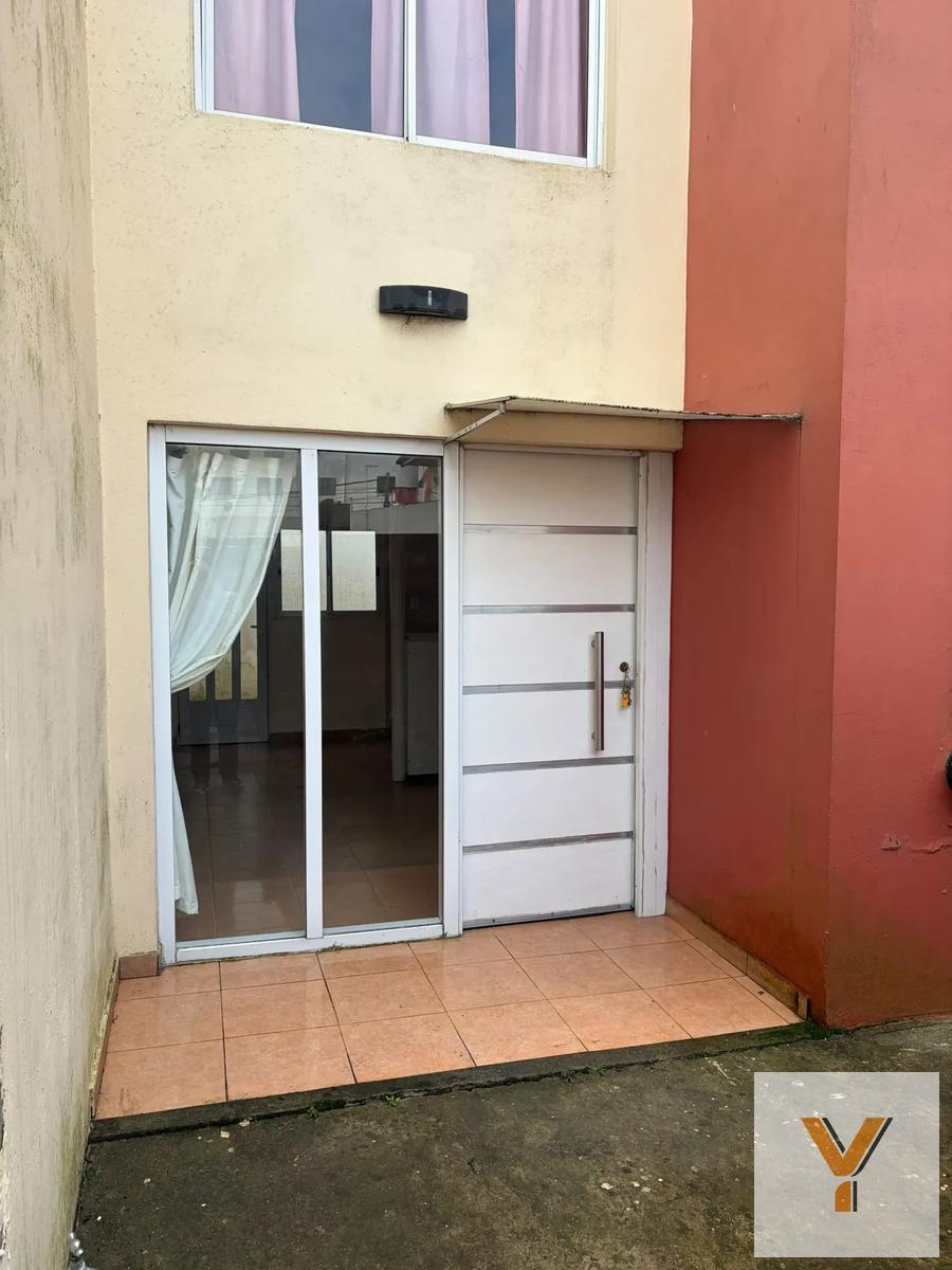 ph de 1 Dormitorio 1 Baño en alquiler ubicado sobre calle Larrea e/ Salta y Jujuy
