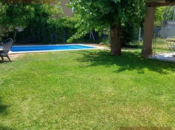 Casa · 125m² · 5 Ambientes · 2 Cocheras · Desde El 16 Al 31 de Enero