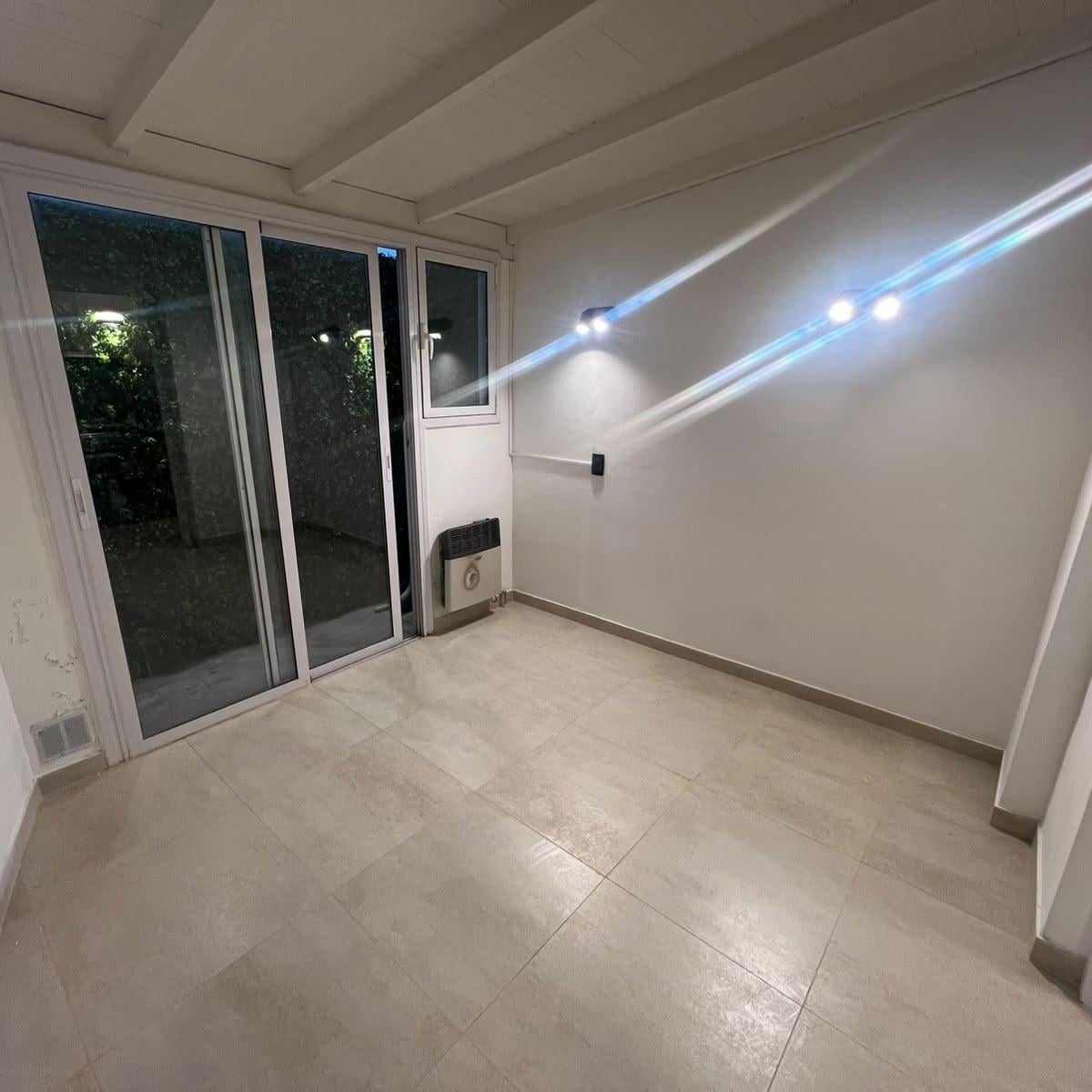 Depto monoambiente grande divisible 34m² en Plaza Mitre
