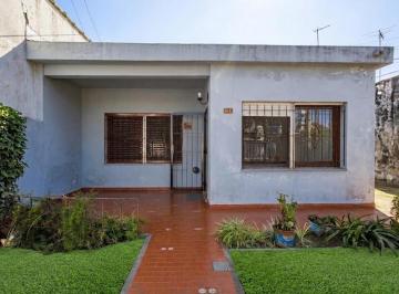 Casa · 86m² · 3 Ambientes · 3 Cocheras · Venta Casa 3 Ambientes con Garage, Parque y Amplio Lote / Villa La Florida, Quilmes