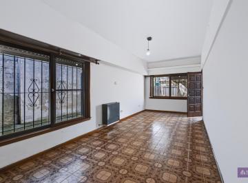 Casa · 86m² · 3 Ambientes · 3 Cocheras · Venta Casa 3 Ambientes con Garage, Parque y Amplio Lote / Villa La Florida, Quilmes