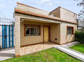 Casa · 245m² · 3 Ambientes · 2 Cocheras · Venta Casa 3 Amb en Quilmes
