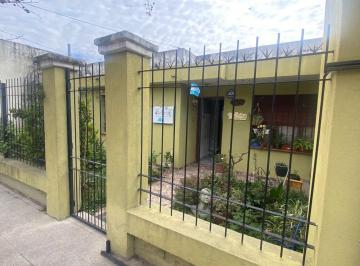 Casa · 127m² · 5 Ambientes · 1 Cochera · Casa en Suarez