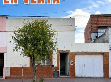 PH · 74m² · 4 Ambientes · 1 Cochera · Casa a Reciclar y Remodelar. Ideal Inversión