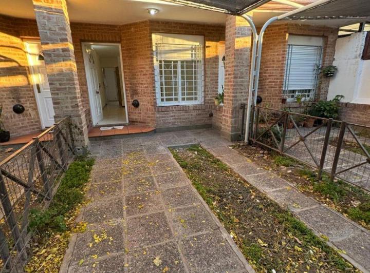 Casa · 60m² · 7 Ambientes · 1 Cochera