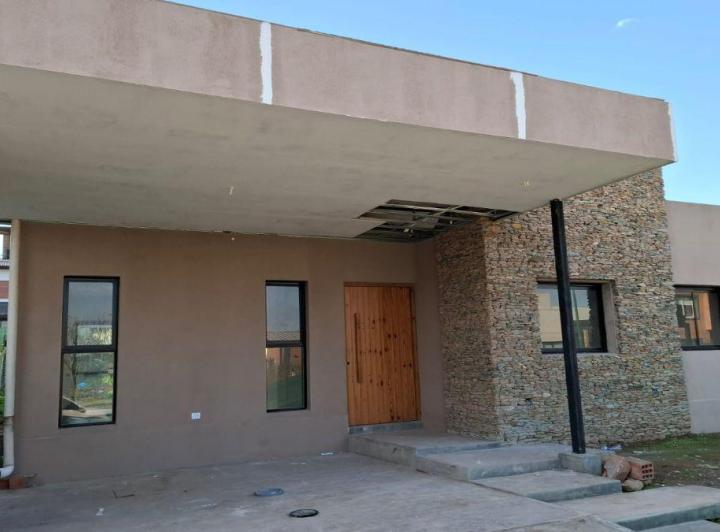 Casa · 150m² · 4 Ambientes · 2 Cocheras