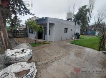 Casa · 80m² · 4 Ambientes · 1 Cochera · Casa en Venta en Centenario Neuquén