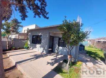 Casa · 80m² · 4 Ambientes · 1 Cochera · Casa en Venta en Centenario Neuquén