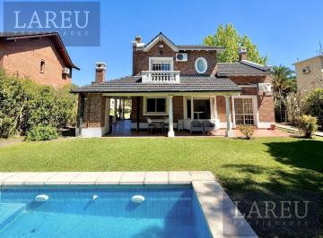 Casa · 127m² · 4 Ambientes · 3 Cocheras · Casa en Venta con Renta - Lote Central en La Delfina