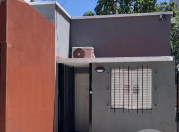 Casa · 90m² · 2 Dormitorios · 2 Cocheras · Casa en Beccar
