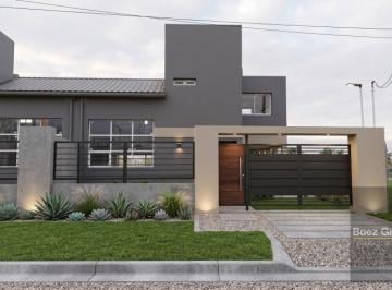 Casa · 300m² · 7 Ambientes · 1 Cochera · Alquiler de Casa en Tierra de Sueños 3 Nuevas
