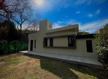 Casa · 126m² · 4 Ambientes · 2 Cocheras · Casa 2 Dorm en Villa Allende a 100 m del Polideportivo