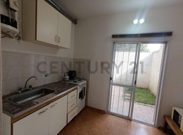 Casa · 49m² · 3 Ambientes · 1 Cochera · Venta de Casa 3 Ambientes con Cochera y Jardín a m Mar en Mar del Tuyu Zona Sur