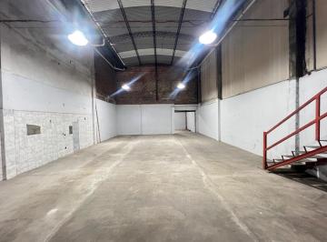 Bodega-Galpón · 365m² · 1 Ambiente · Deposito Sobre Gaona Doble Altura Entrada Camioneta
