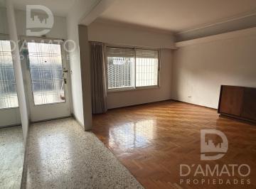 Casa · 235m² · 5 Ambientes · 1 Cochera · Casa en Villa Devoto