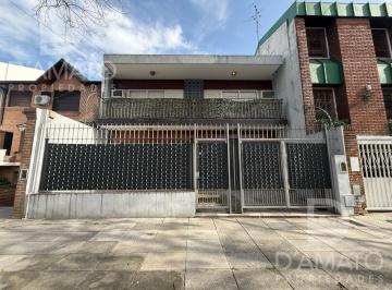 Casa · 235m² · 5 Ambientes · 1 Cochera · Casa en Villa Devoto
